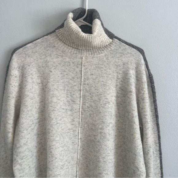 Athleta Turtleneck Sweater Merino Wool Gray White Colorblock Sz S Minimalist - Picture 4 of 11